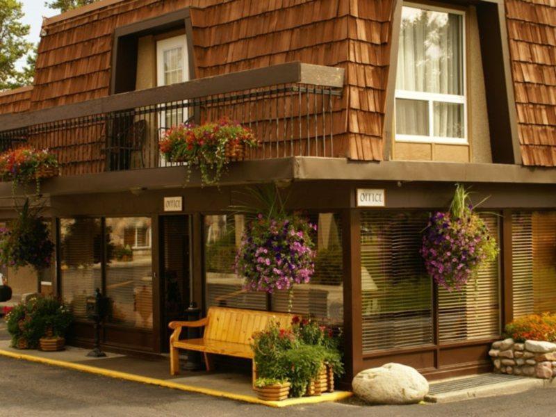 Tonquin Inn Джаспер Экстерьер фото