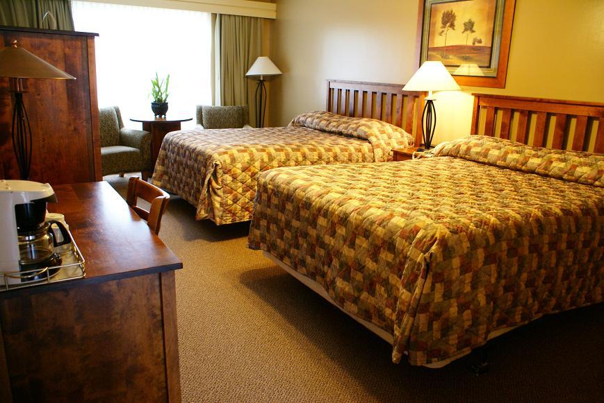 Tonquin Inn Джаспер Номер фото